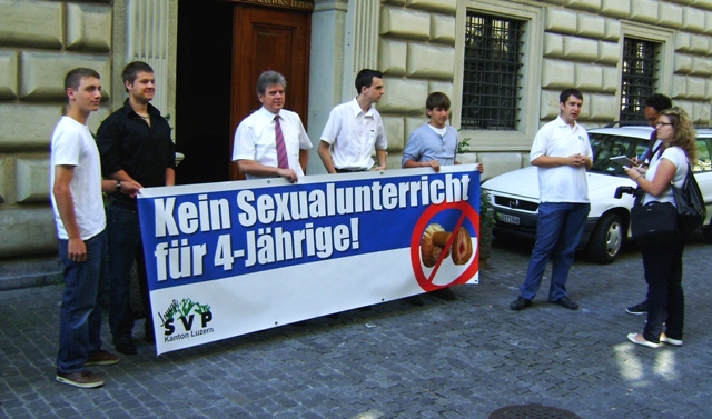 Datei:Kein Sexualunterricht fuer 4-Jaehrige im Kanton Luzern.jpg